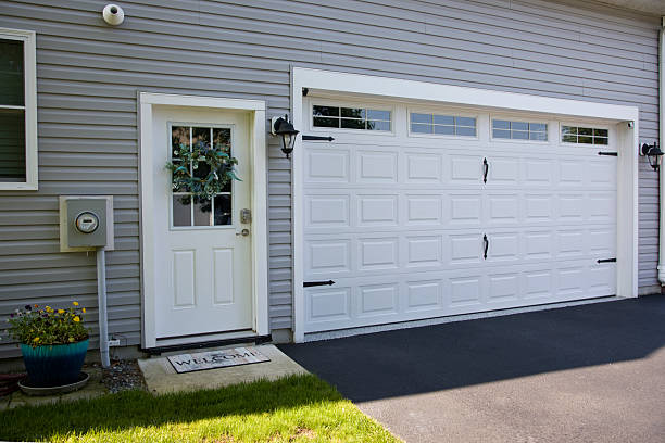 24/7 Emergency Garage Door Panel Replacement experts in Whitaker, PA